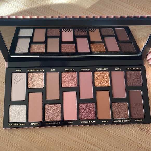 Brand New Too Faced Born This Way The Natural Nudes Eye Shadow Palette - Picture 2 of 16